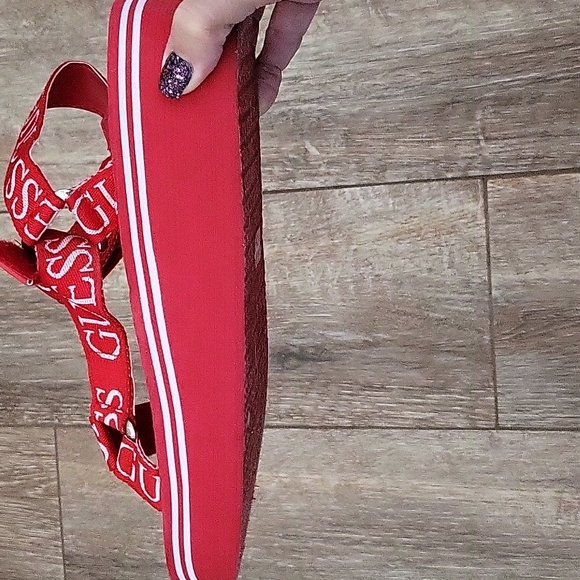 🌟SALE!!🌟Guess Sandals - Picture 7 of 8